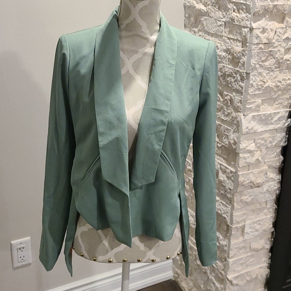 NWT Very J Mint hi low Blazer